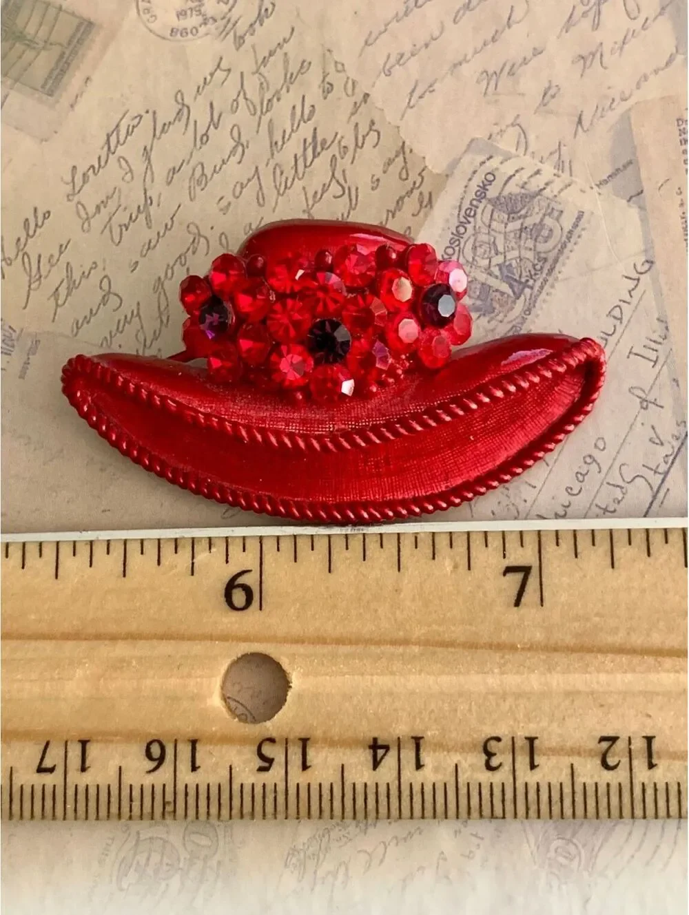 Vintage Signed Sparkling Red Rhinestone Hat Brooch Pin - Retro Glam Accessory